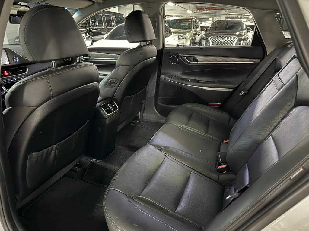 HYUNDAI Grandeur - Vista 10