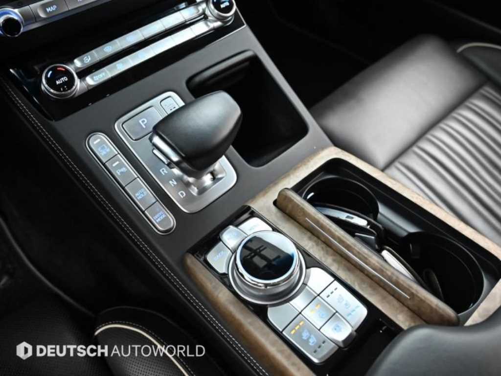 Genesis G90 - Vista 9