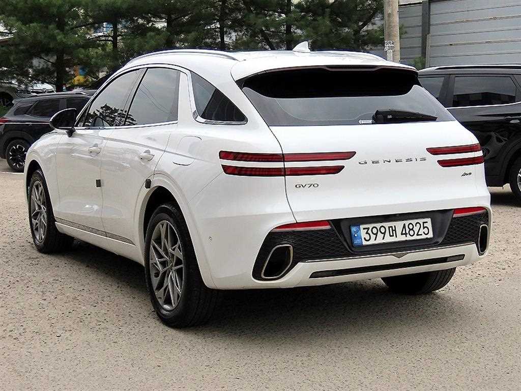 Genesis GV70 - Vista 3