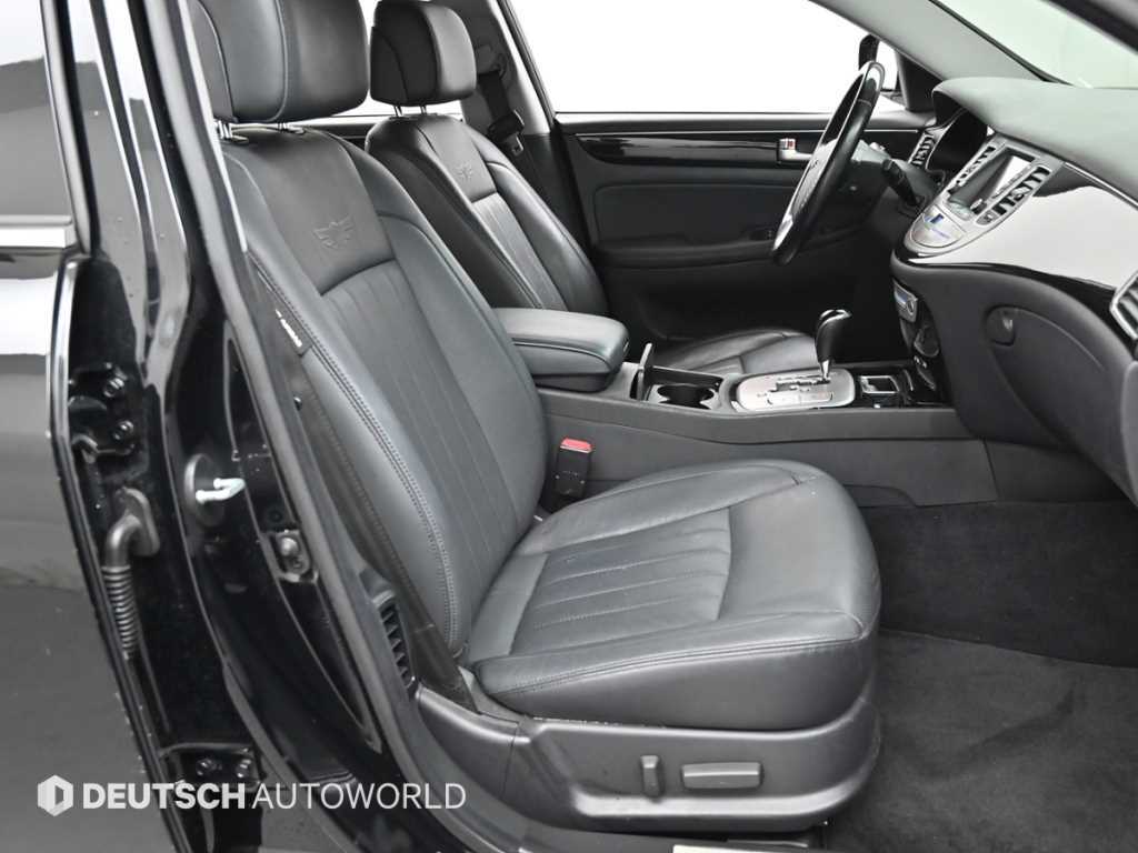 HYUNDAI Genesis - Vista 10
