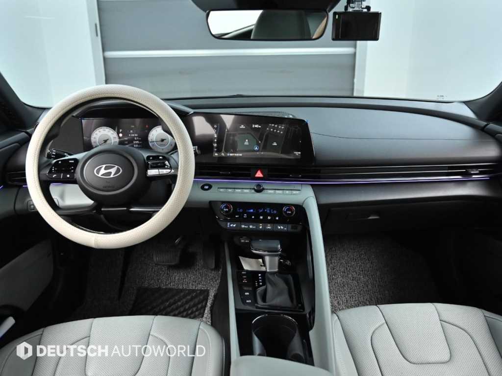 HYUNDAI Avante - Vista 7