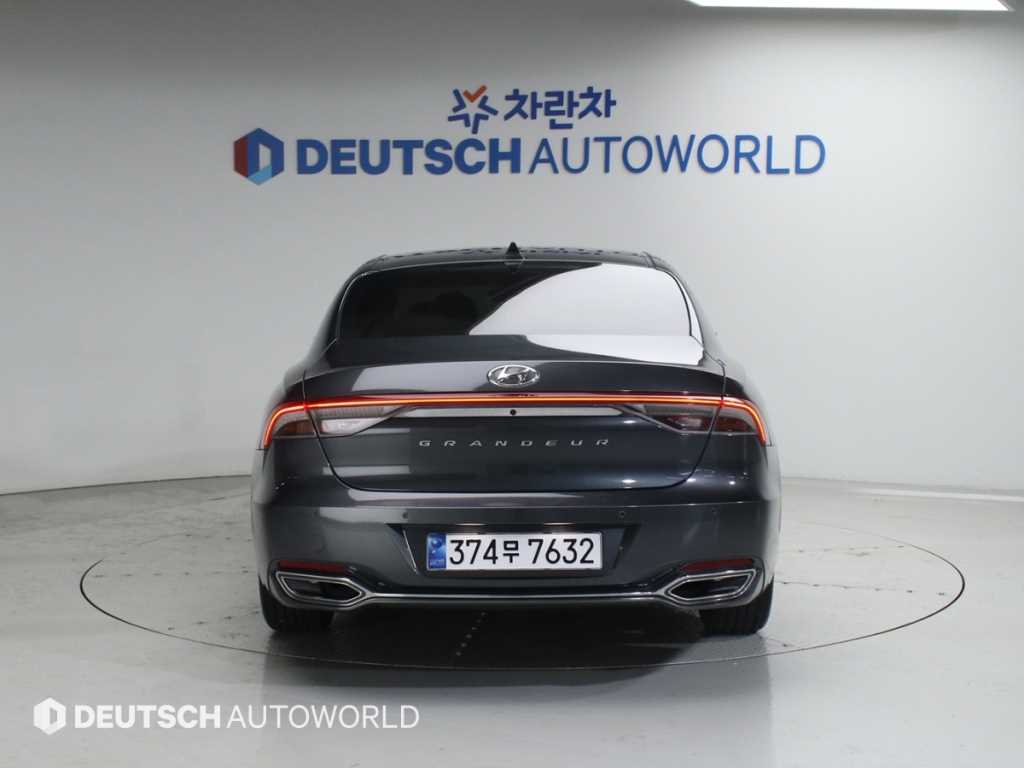 HYUNDAI Grandeur - Vista 5