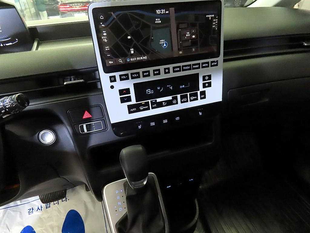 HYUNDAI Staria - Vista 11