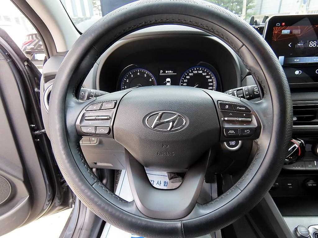 HYUNDAI Kona - Vista 8