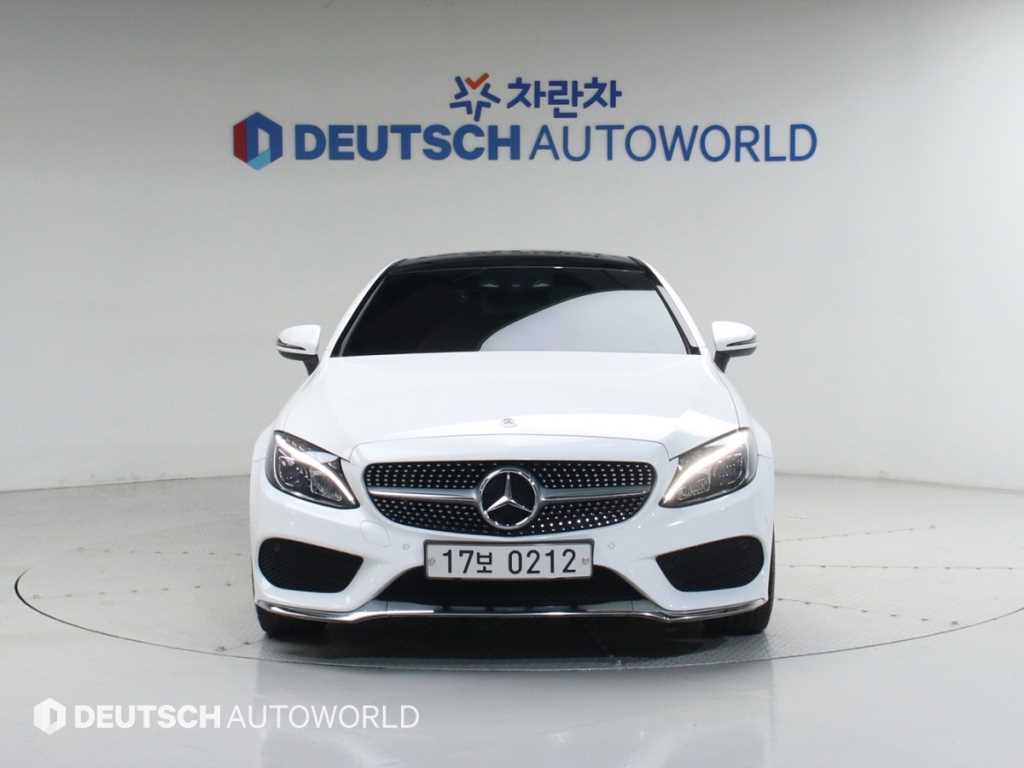 Mercedes Benz C Class - Vista 3