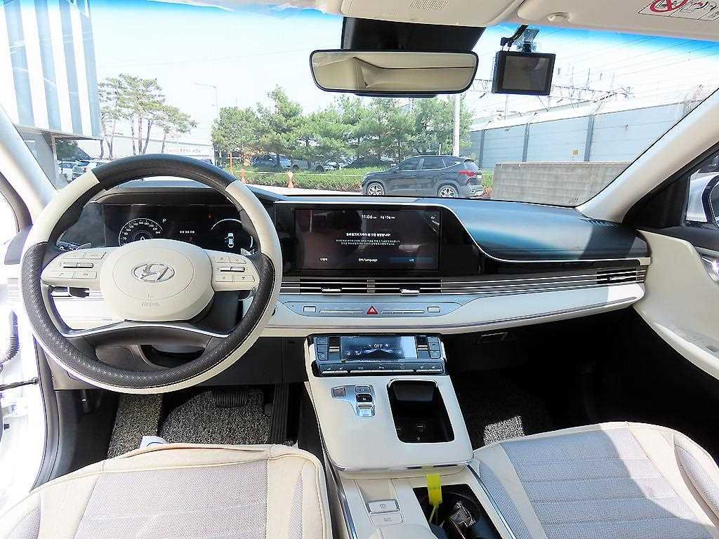 HYUNDAI Grandeur - Vista 7