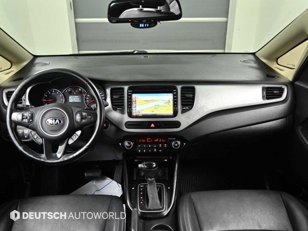 KIA Carens - Vista 8