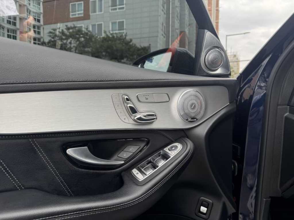 Mercedes Benz GLC Class - Vista 11