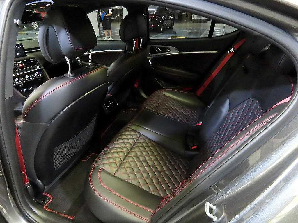 Genesis G70 - Vista 7