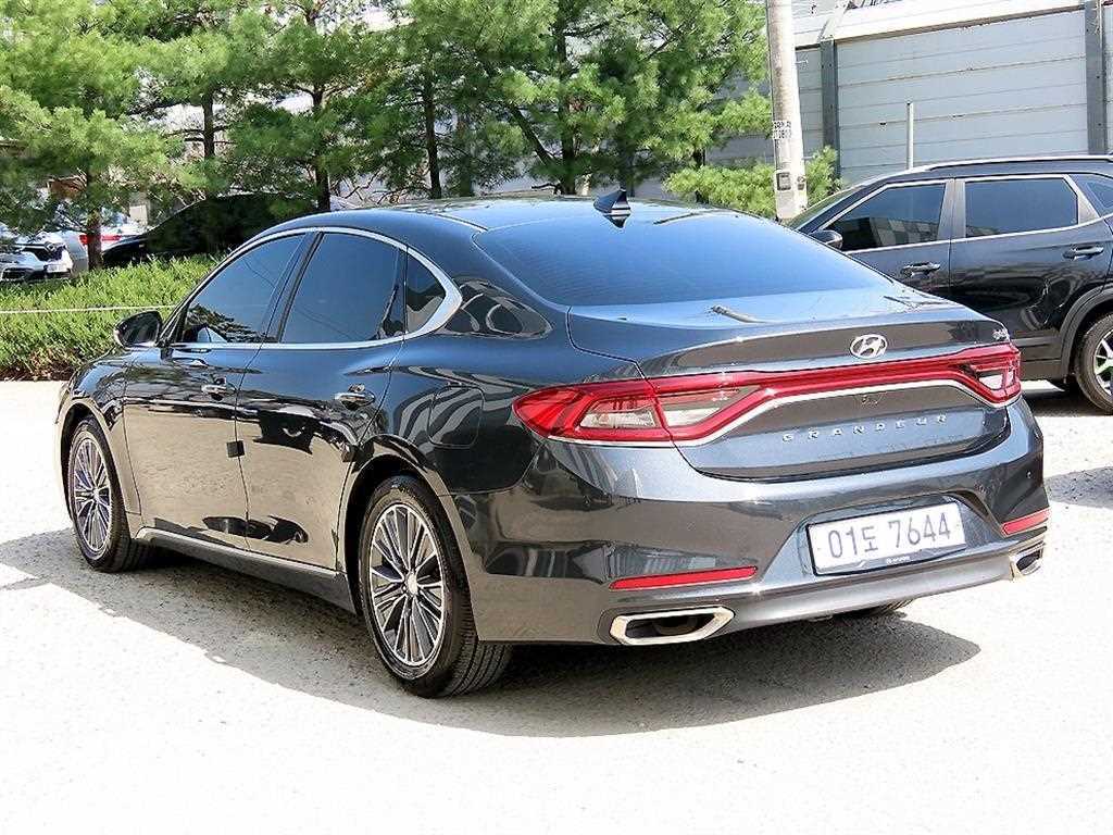 HYUNDAI Grandeur - Vista 3