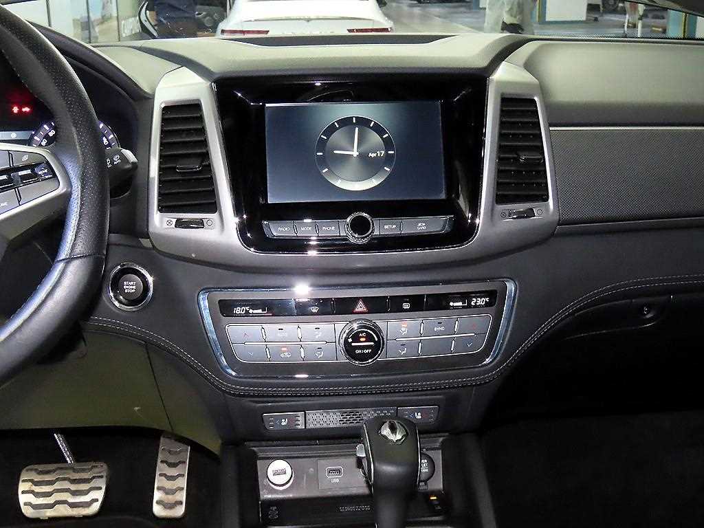 Ssangyong Rexton - Vista 11