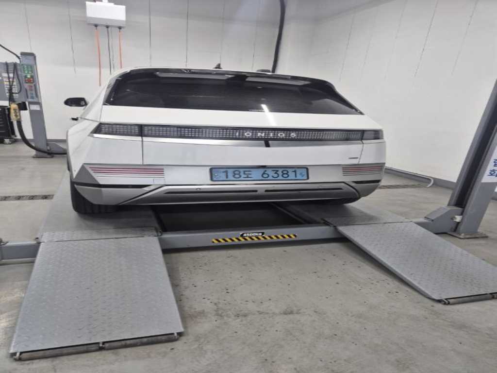HYUNDAI Ioniq 5 - Vista 10