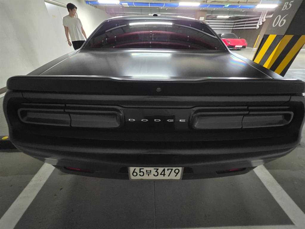 DODGE Challenger - Vista 4
