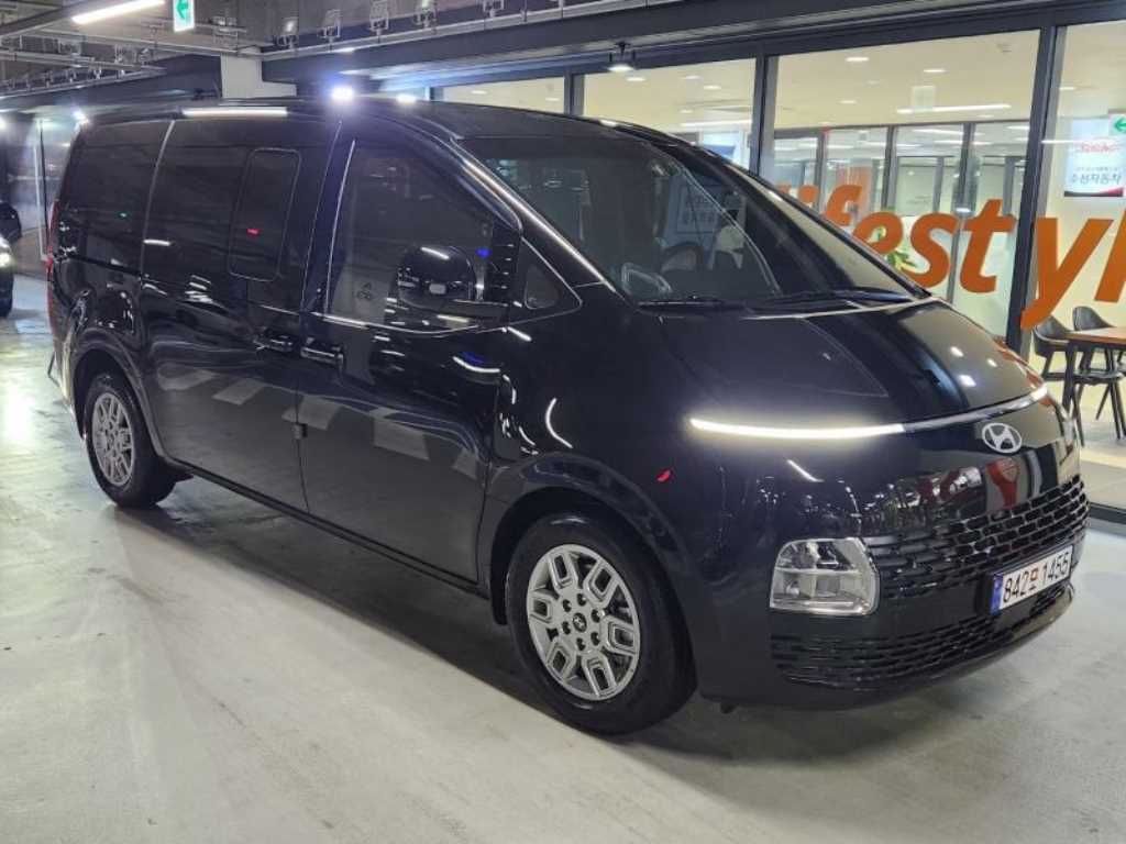 HYUNDAI Staria - Vista 2