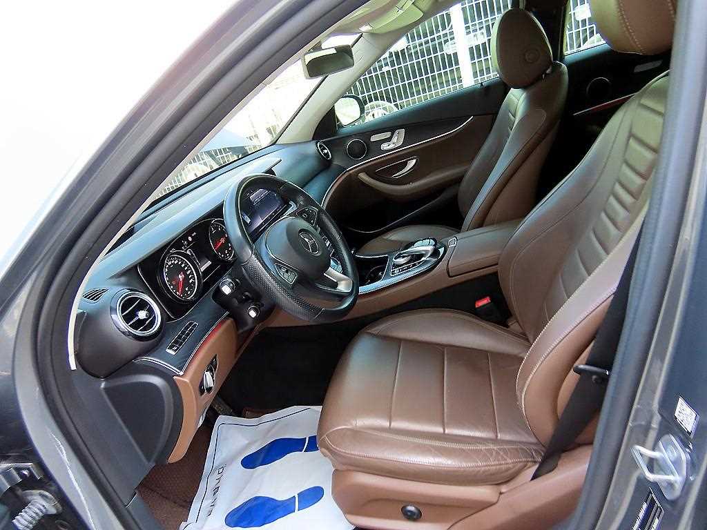 Mercedes Benz E class - Vista 5