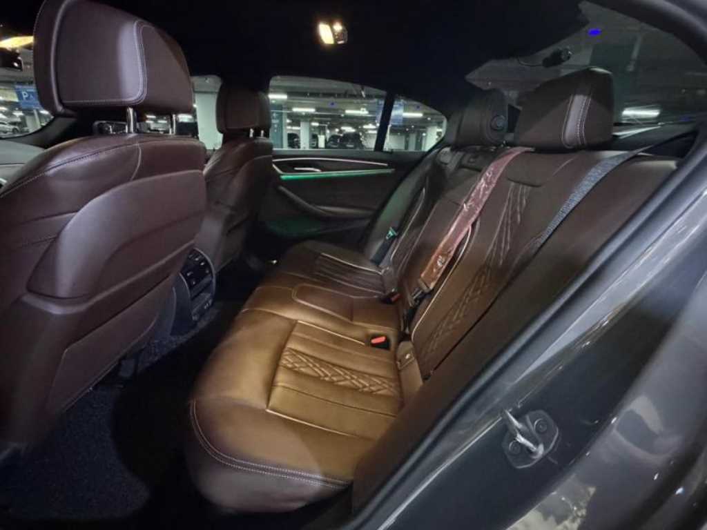 BMW 5 Series - Vista 7