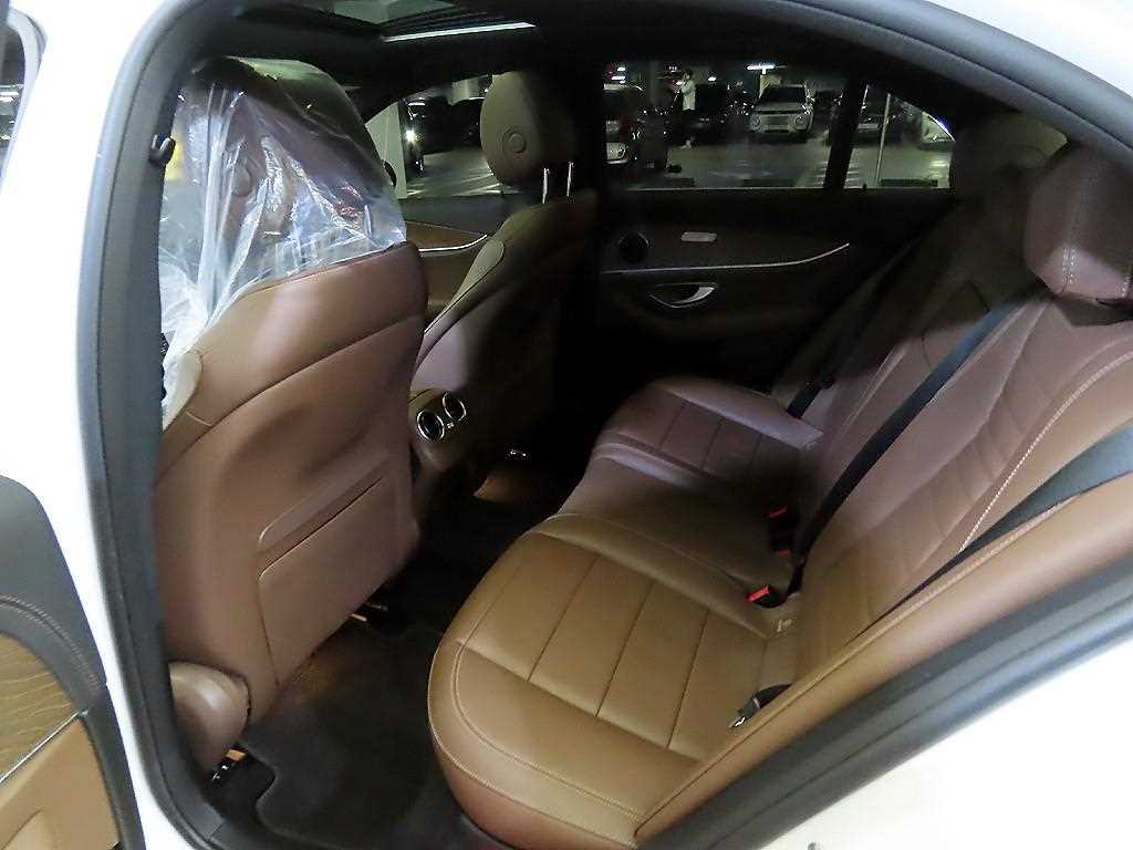 Mercedes Benz E class - Vista 7