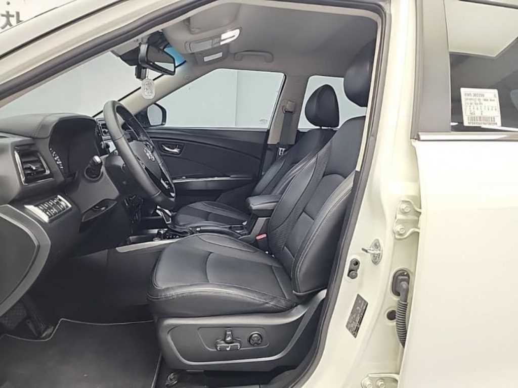 Ssangyong Tivoli - Vista 11