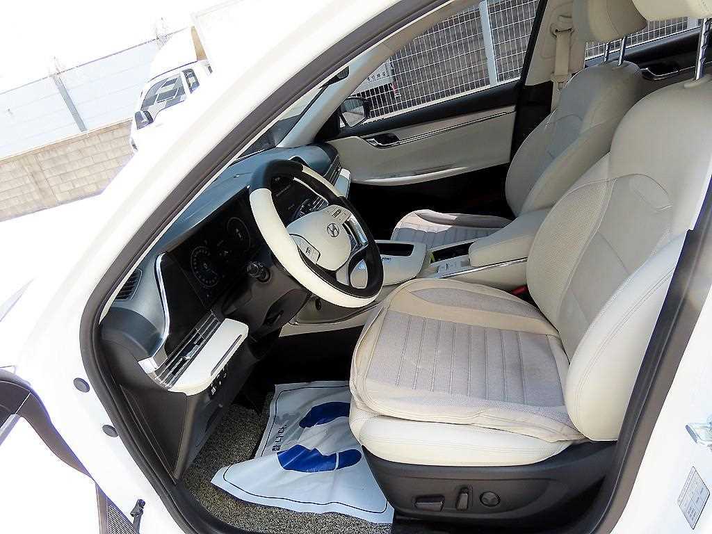 HYUNDAI Grandeur - Vista 5