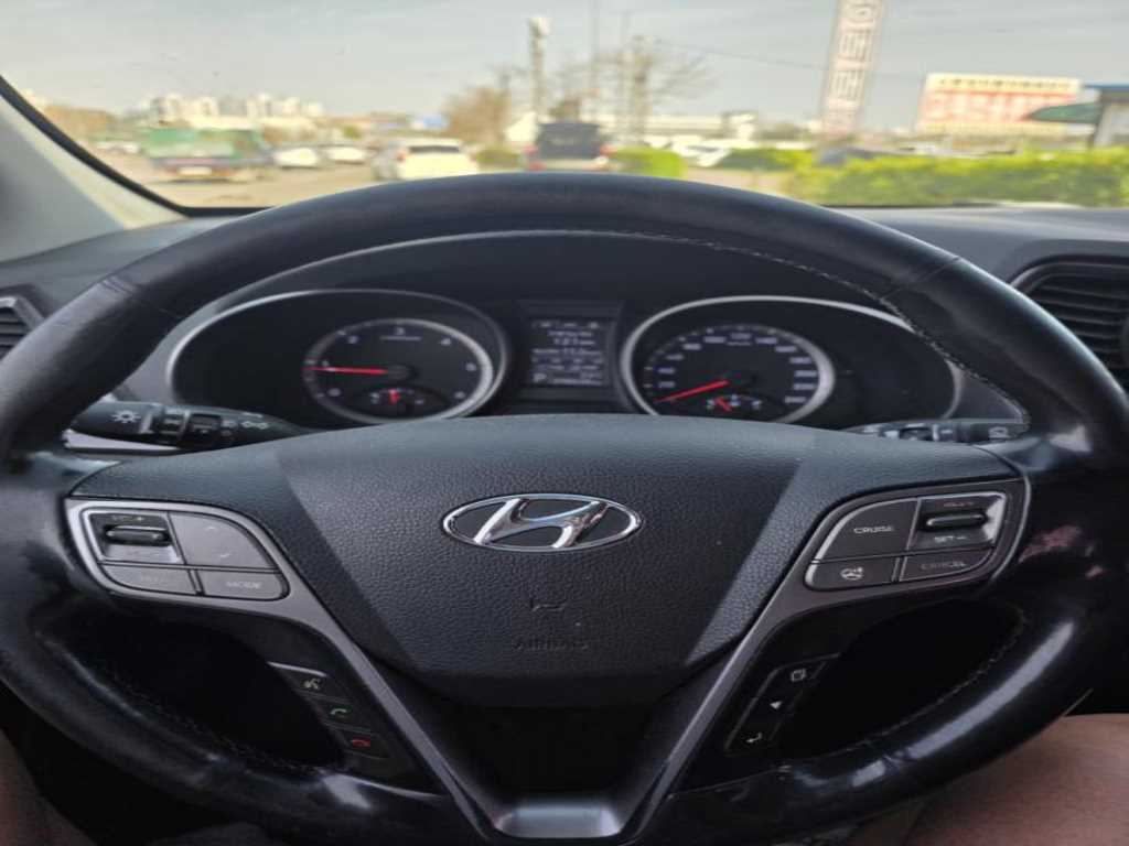 HYUNDAI Santa Fe - Vista 9