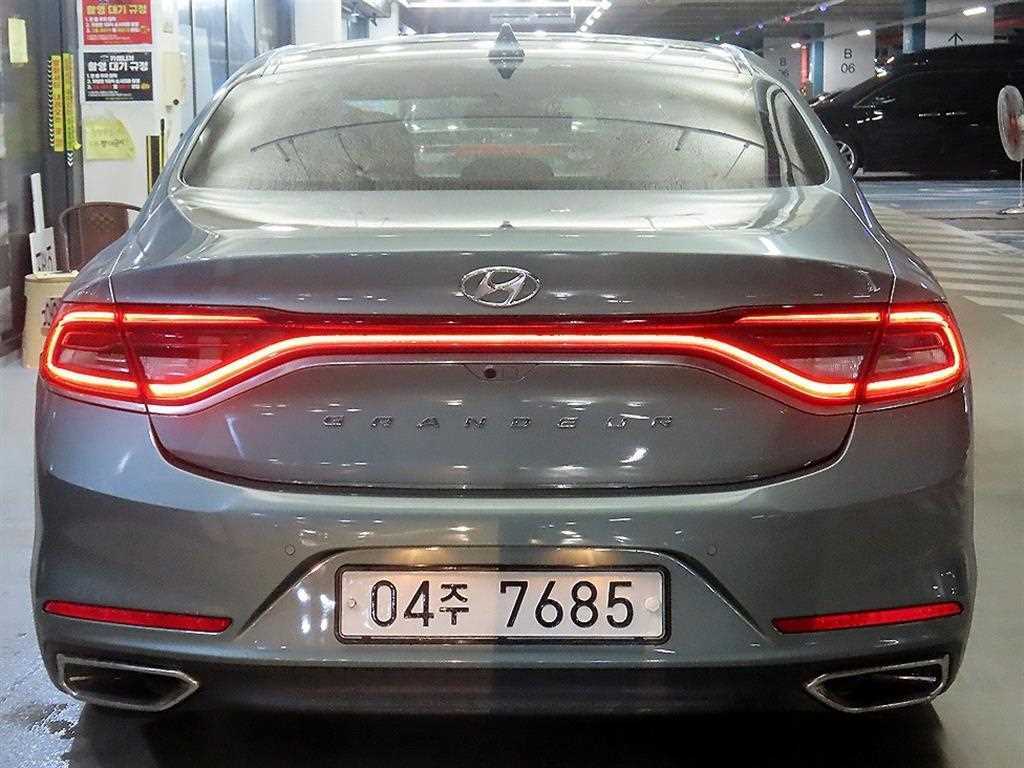 HYUNDAI Grandeur - Vista 5
