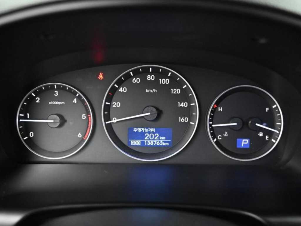 HYUNDAI Starex - Vista 8