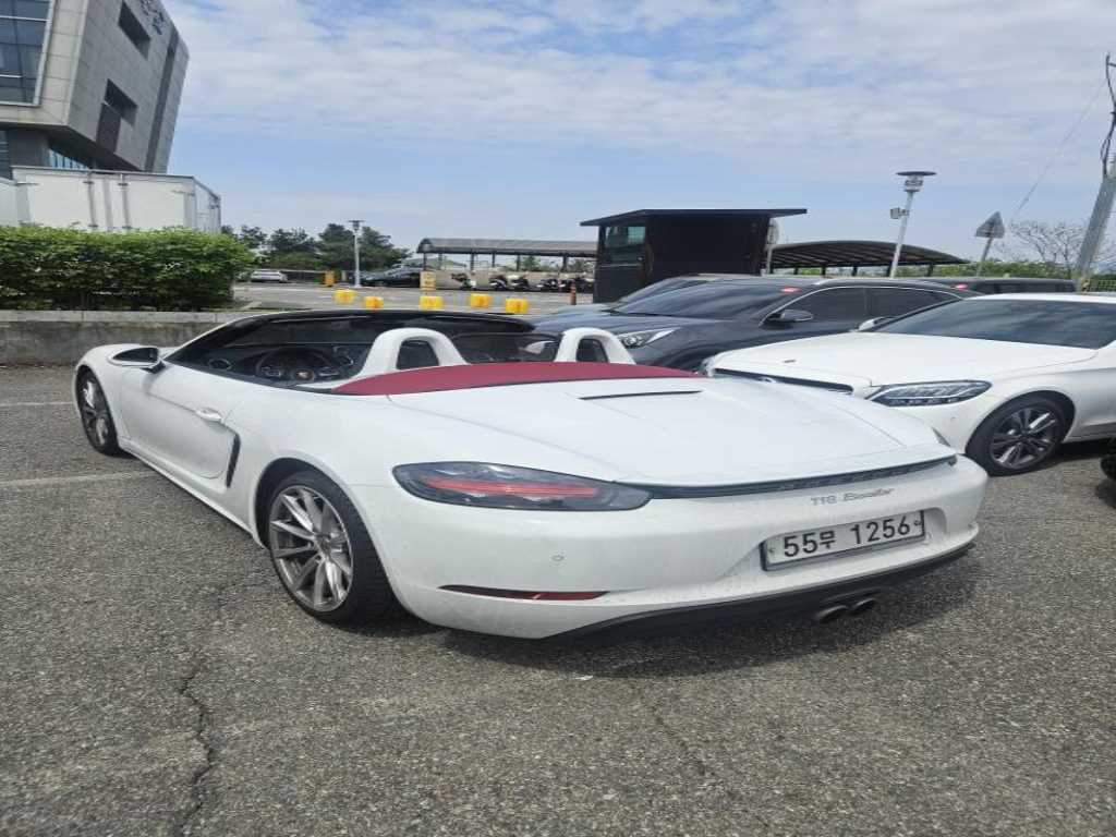 Porsche 718 - Vista 3