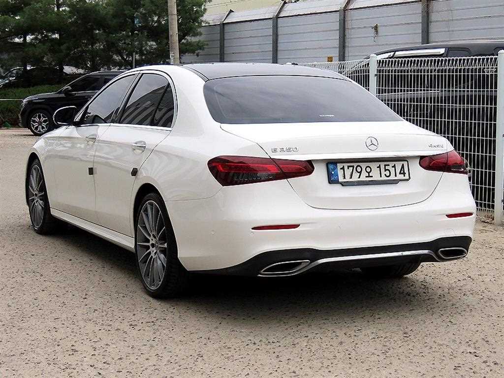 Mercedes Benz E class - Vista 3