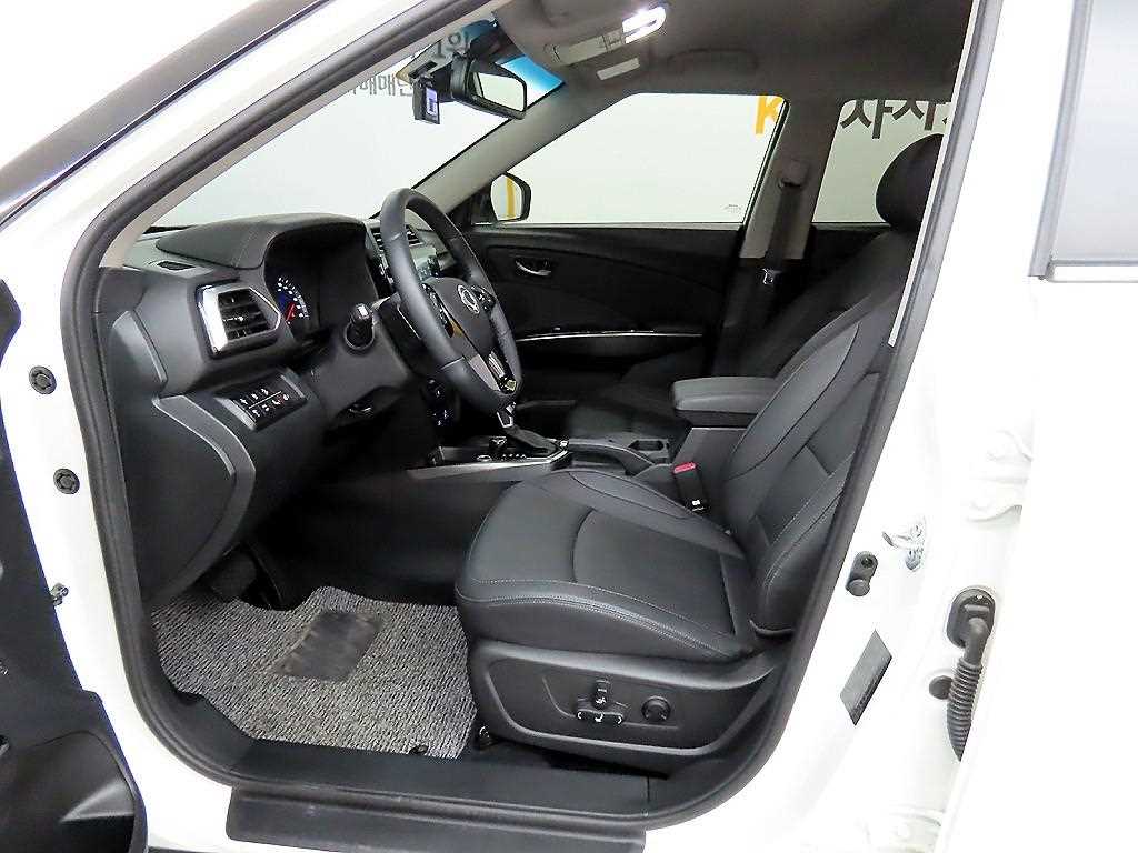 Ssangyong Tivoli - Vista 5