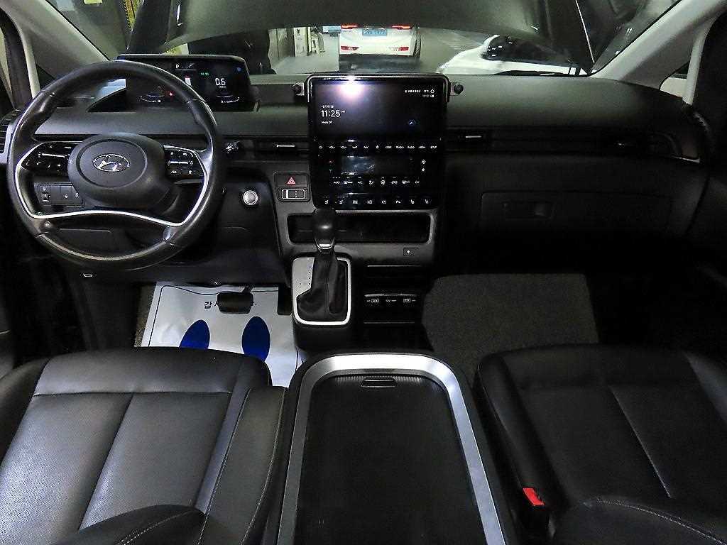 HYUNDAI Staria - Vista 10