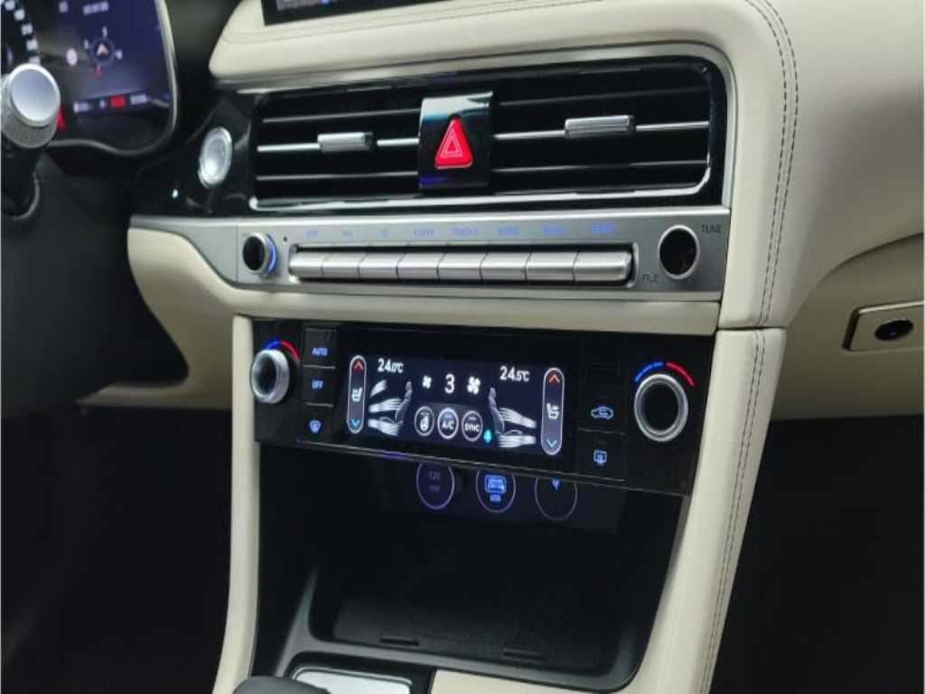 Genesis G70 - Vista 12