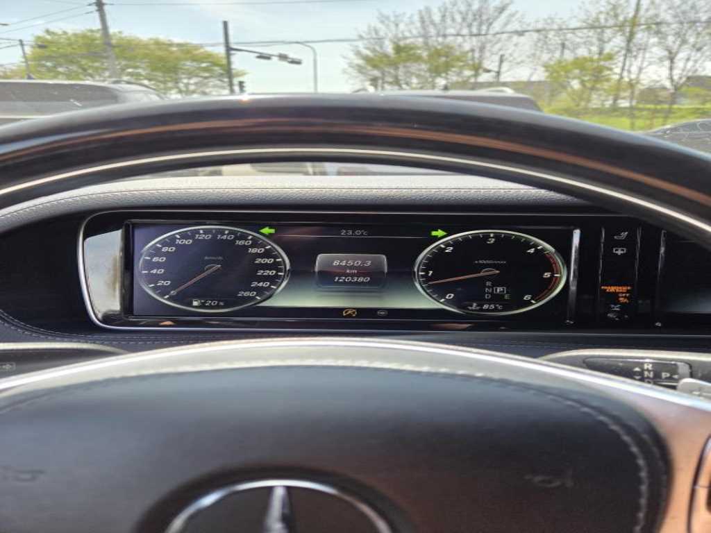 Mercedes Benz S Class - Vista 9