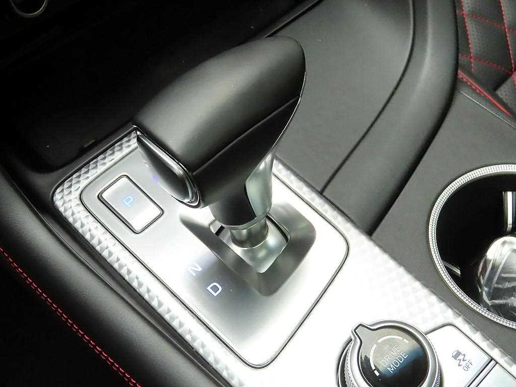 Genesis G70 - Vista 10