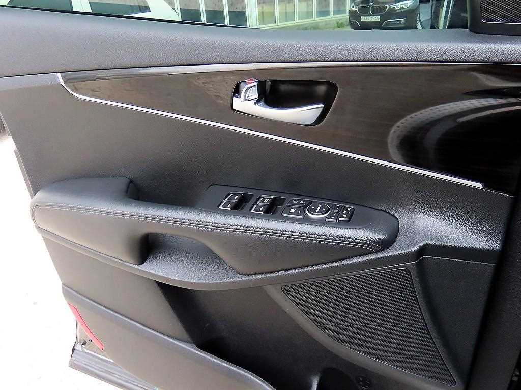 KIA Sorento - Vista 11