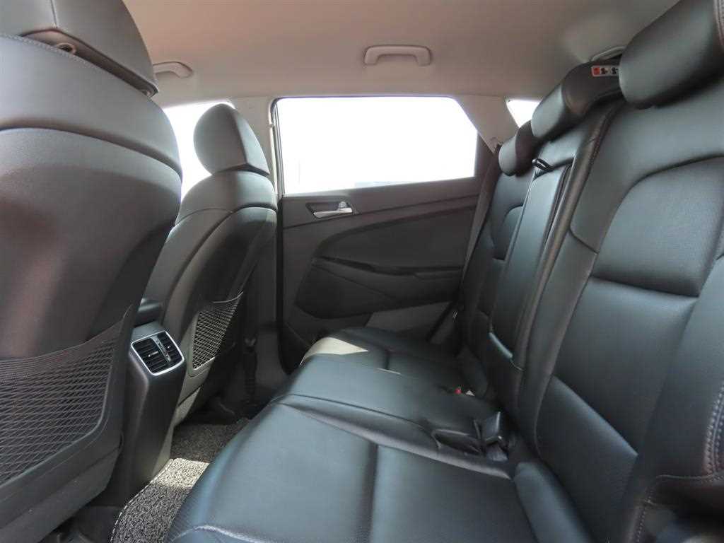 HYUNDAI Tucson - Vista 7