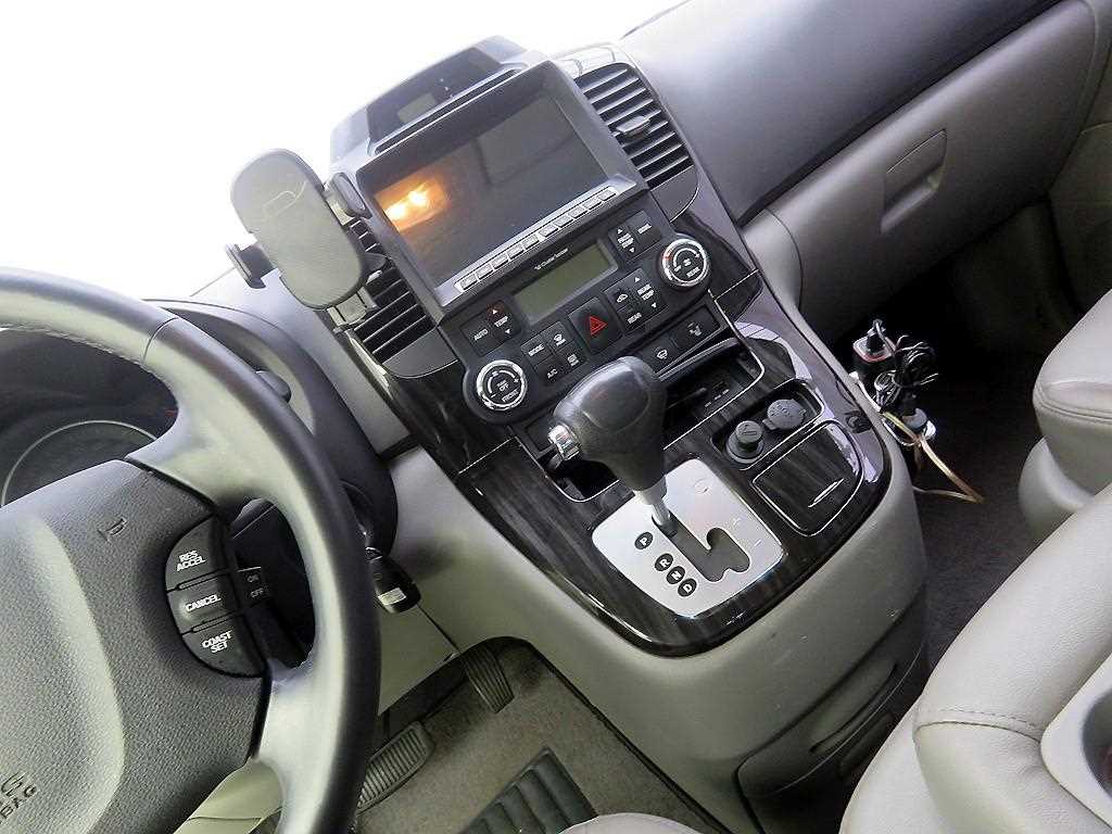 KIA Carnival - Vista 11