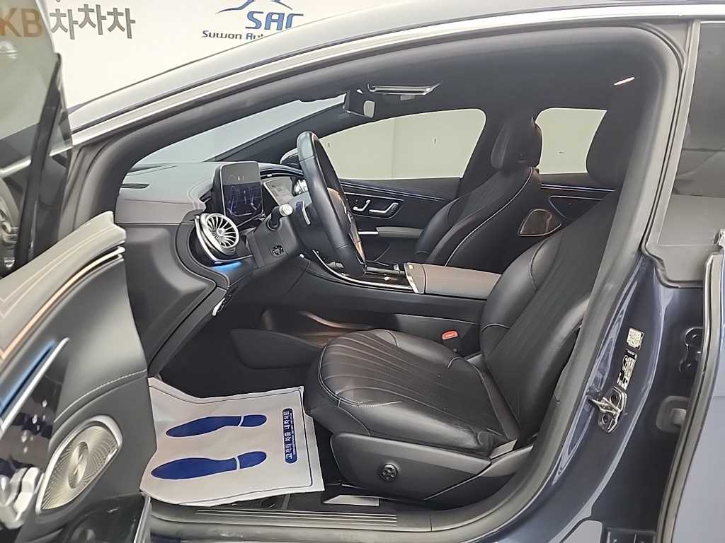 Mercedes Benz EQS - Vista 11