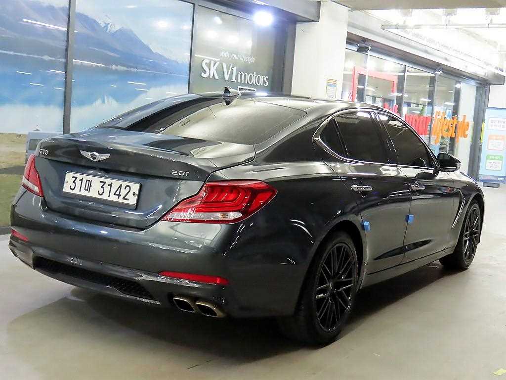 Genesis G70 - Vista 4