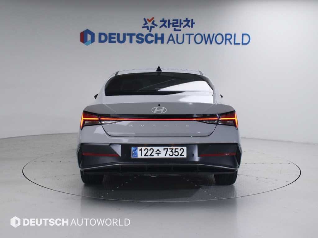 HYUNDAI Avante - Vista 4