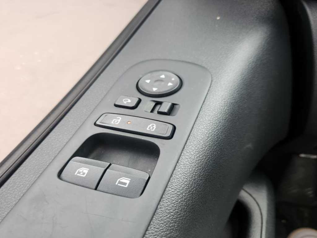 HYUNDAI Staria - Vista 8