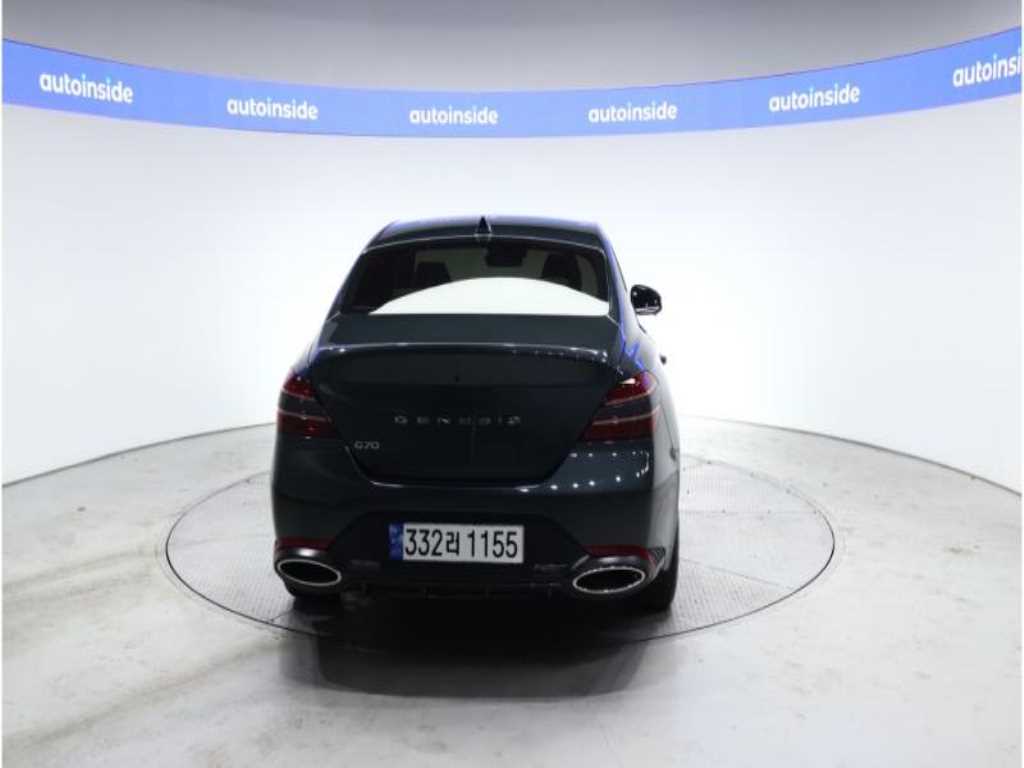 Genesis G70 - Vista 5