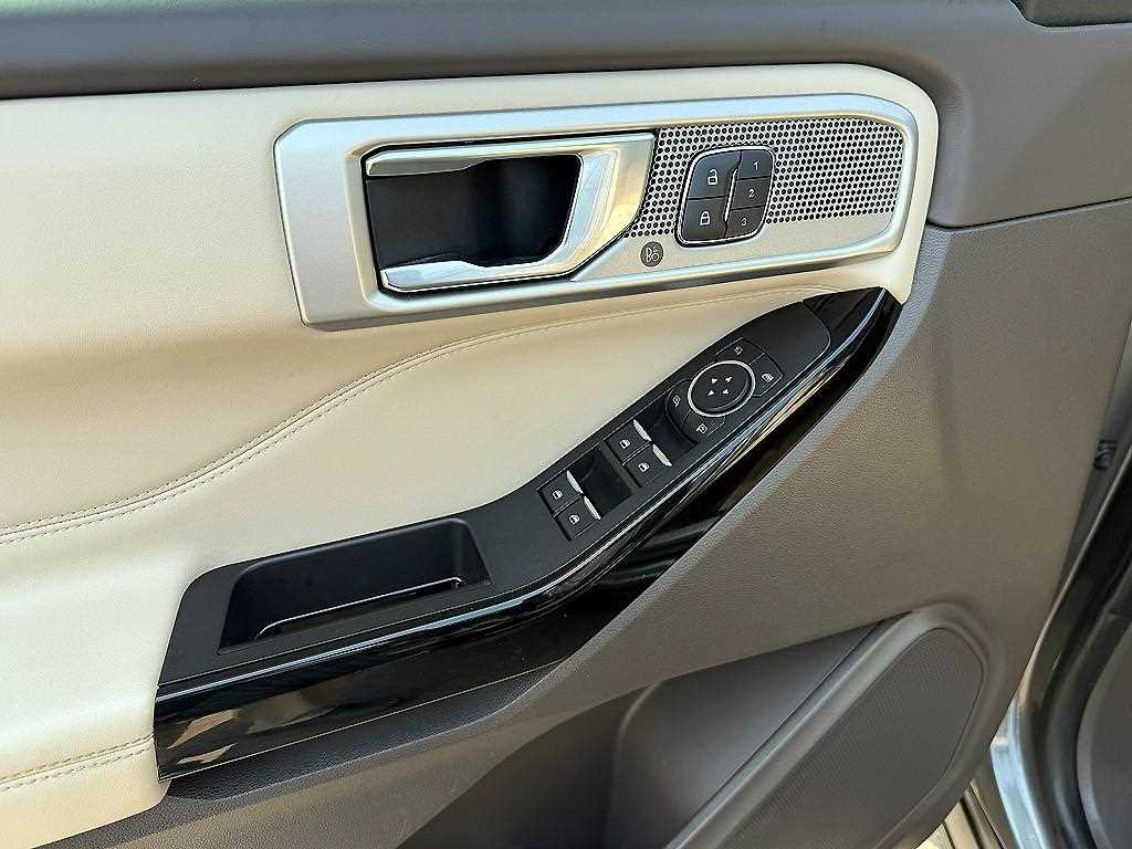 Ford Explorer - Vista 12