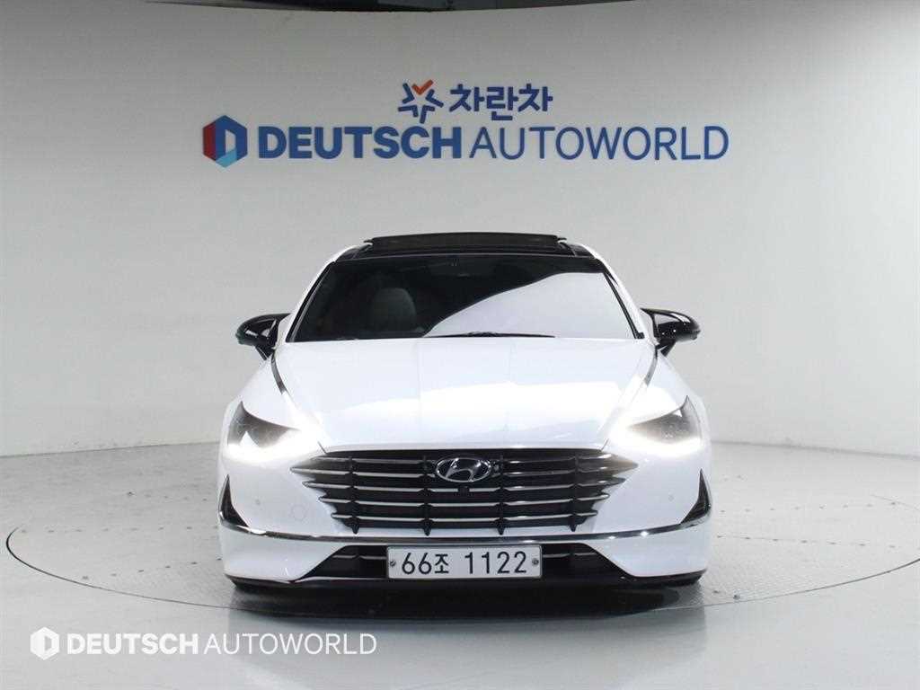 HYUNDAI Sonata - Vista 3