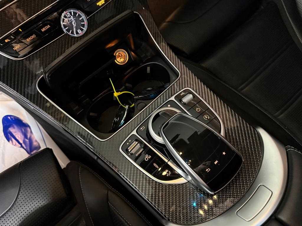 Mercedes Benz C Class - Vista 12