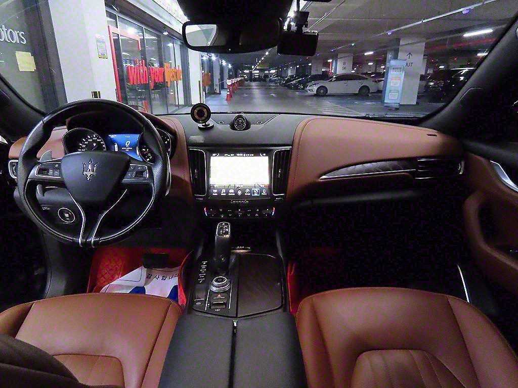 Maserati Levante - Vista 10