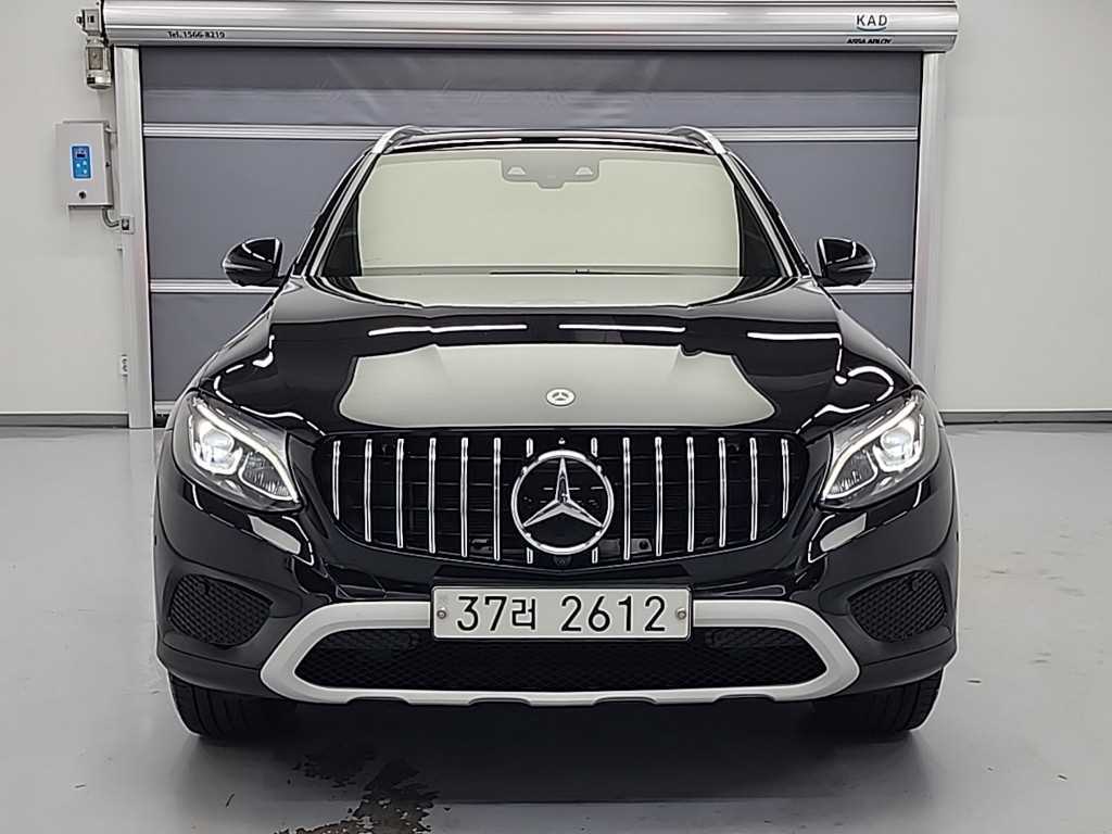 Mercedes Benz GLC Class - Vista 2
