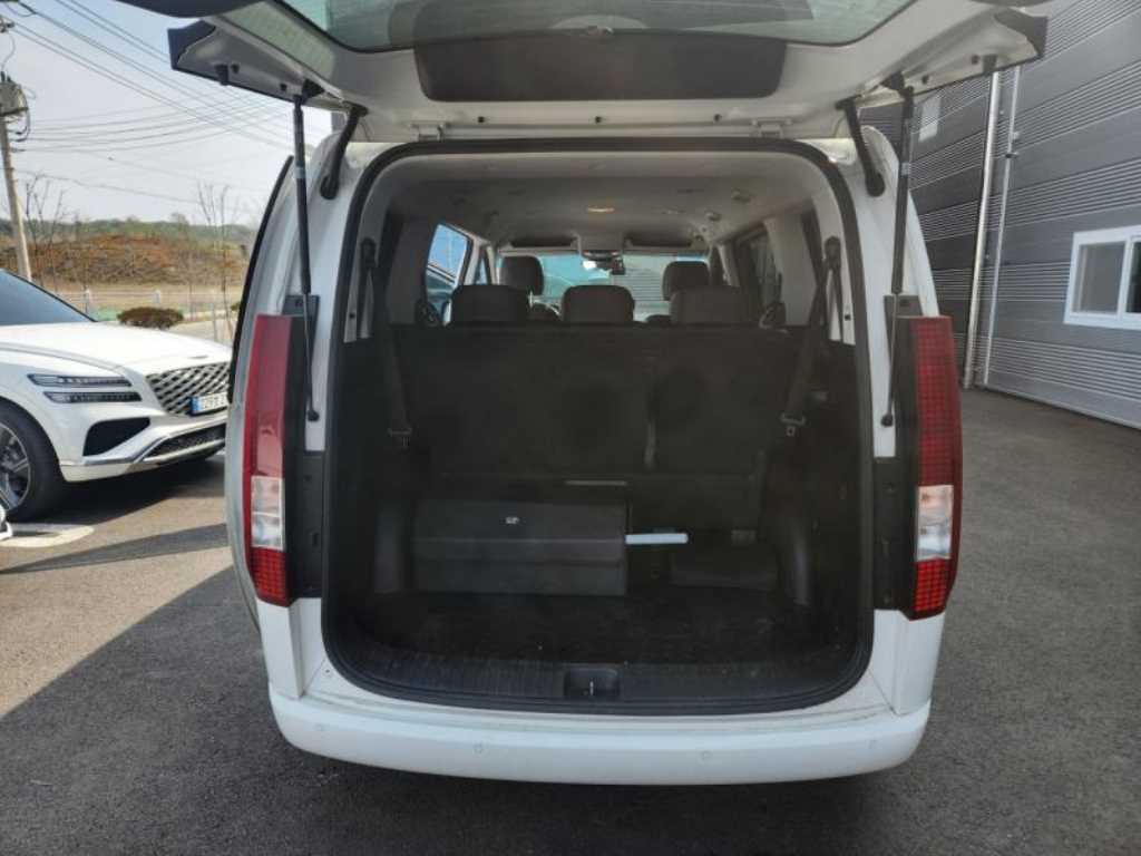 HYUNDAI Staria - Vista 6