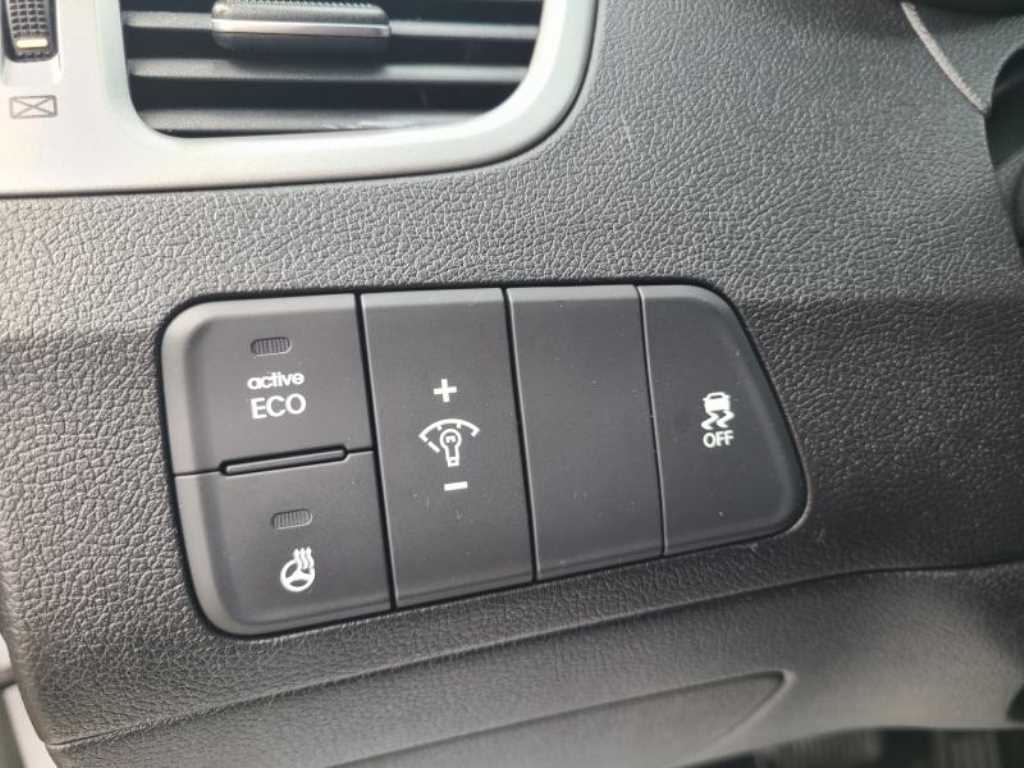 HYUNDAI Avante - Vista 11