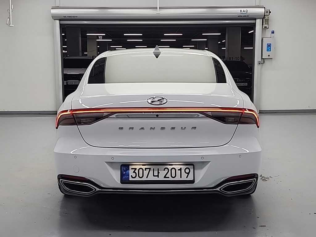 HYUNDAI Grandeur - Vista 3