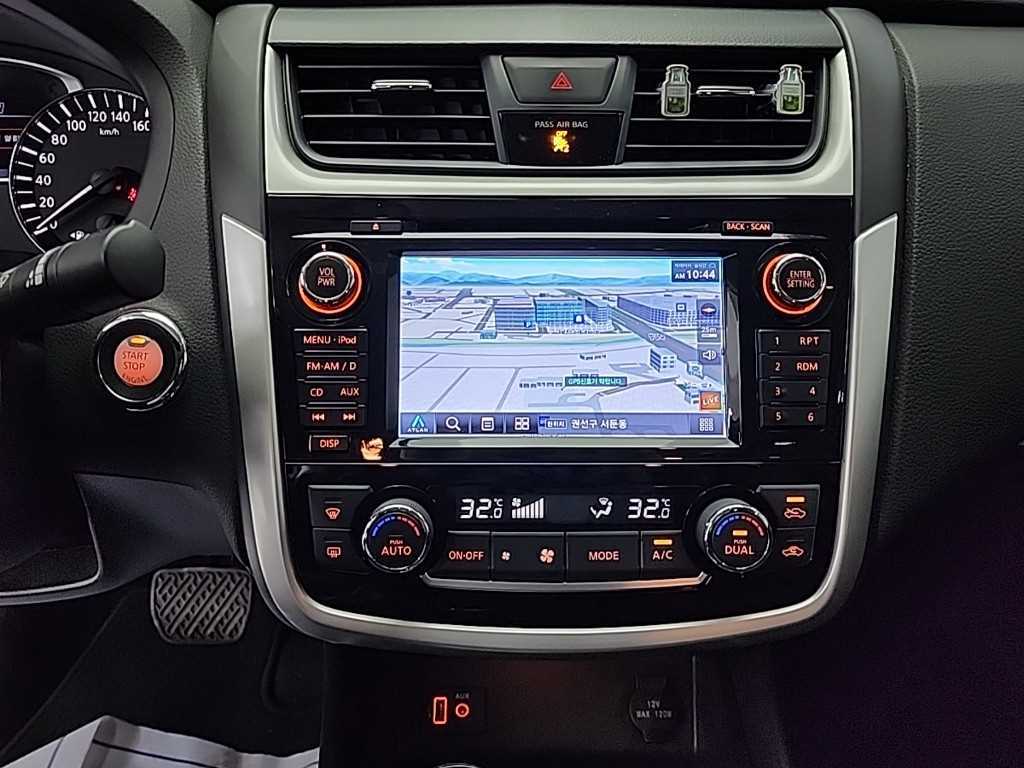 Nissan Altima - Vista 10